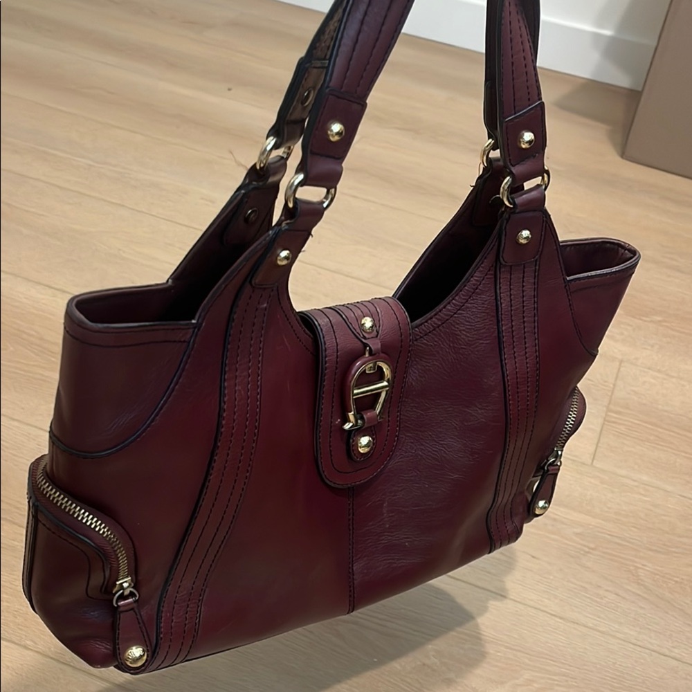 Etienne Aigner Burgundy Leather Shoulder Bag with Gold Hardware - Picture 15 of 16